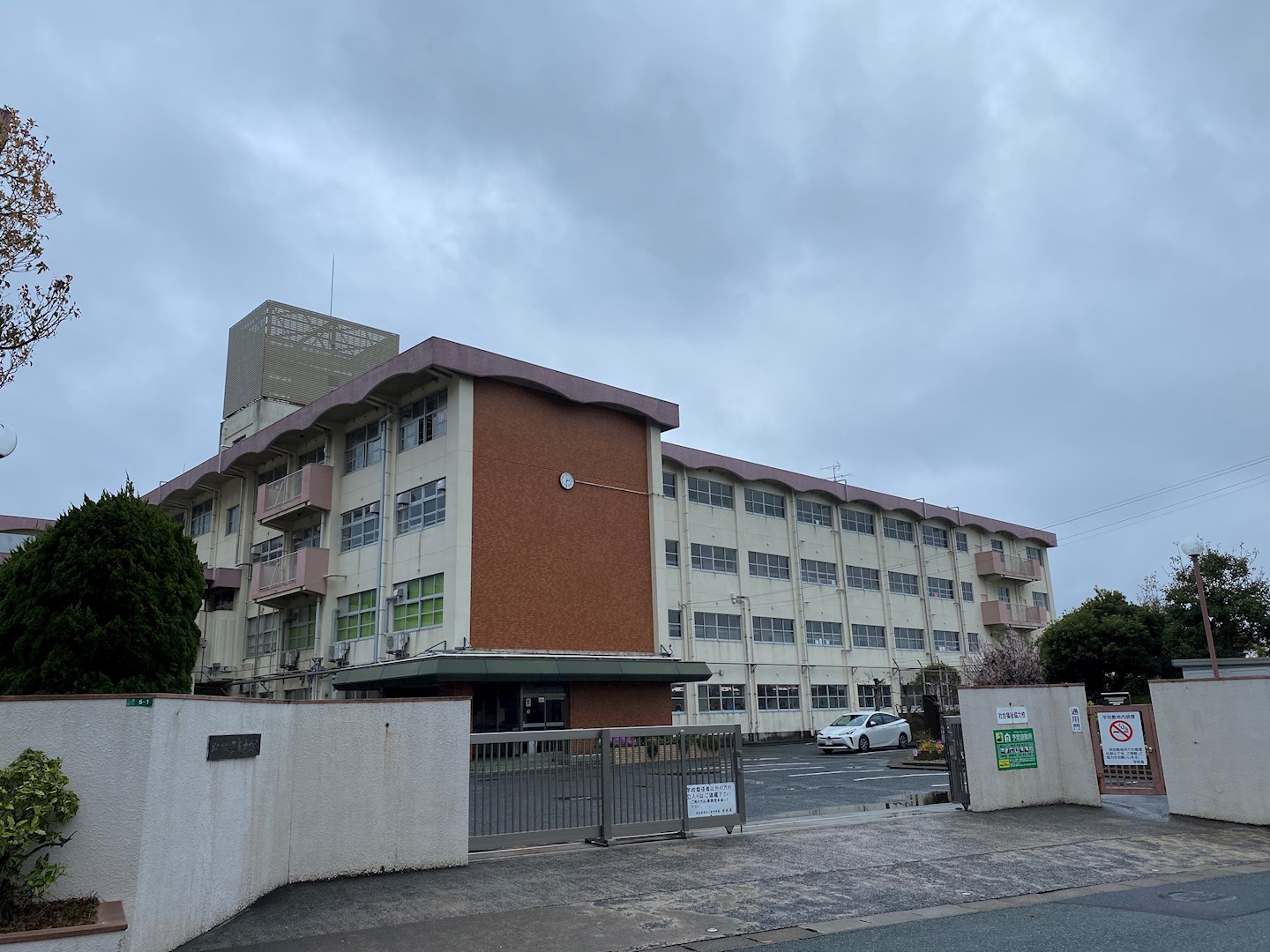 セジュールD棟 北九州市立二島中学校