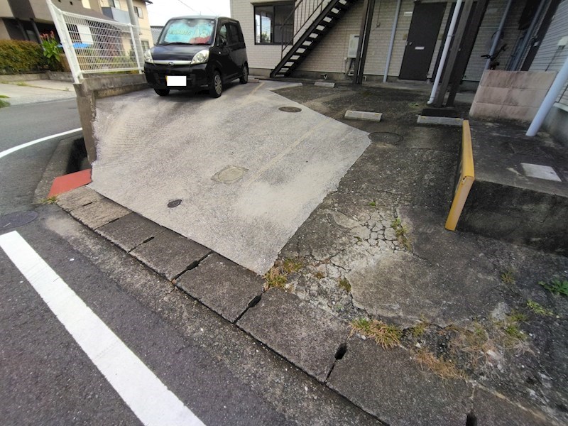 ile（アイル）  駐車場