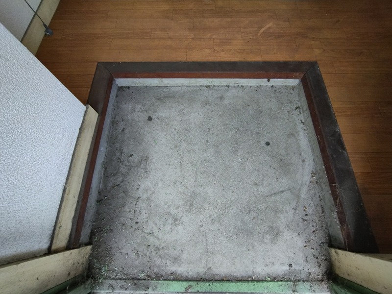 八千代葉山ビル 玄関