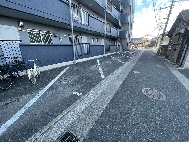 第二白石ビル 駐車場