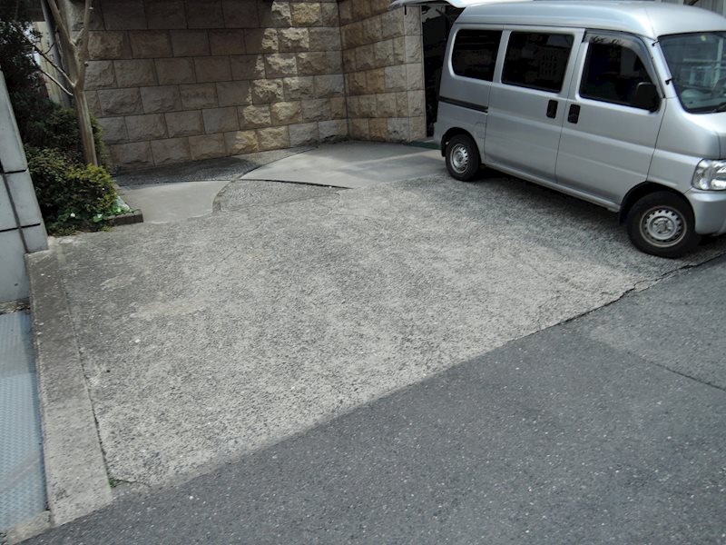 ビッグ・ファミリービル 駐車場