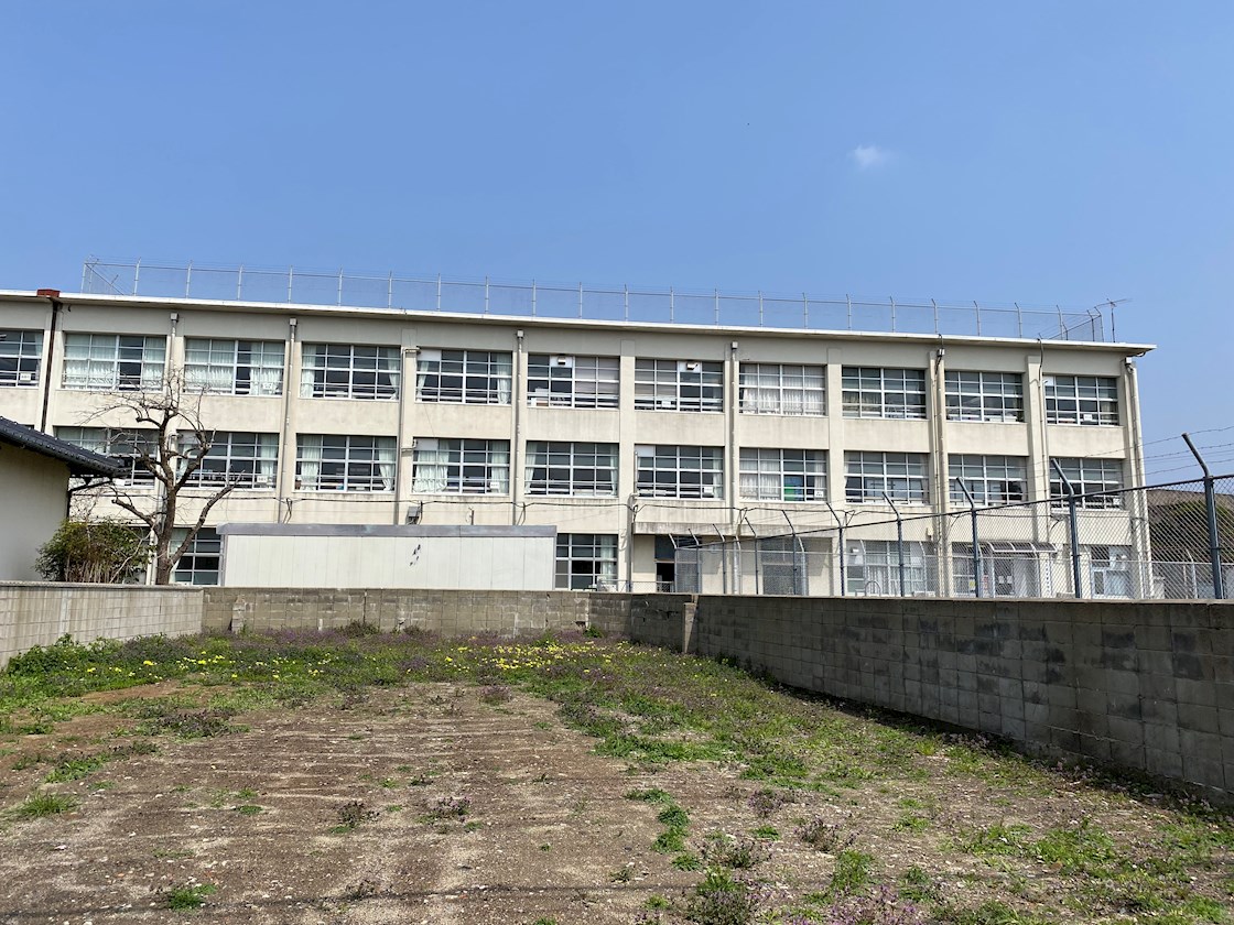 グリーンテラスアミーズ　テナント 中間市立底井野小学校