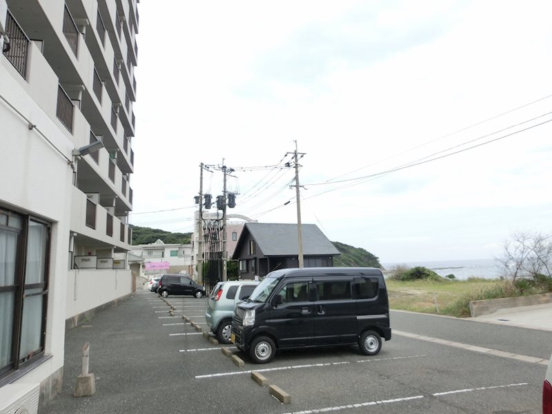 夏井ケ浜リゾートマンション 駐車場