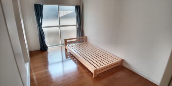 レオパレス本城東六番館 ベッドルーム