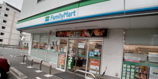 レオパレス星＆ナミ　Ｋ１１ ファミリーマート小倉北方三丁目店まで徒歩3分