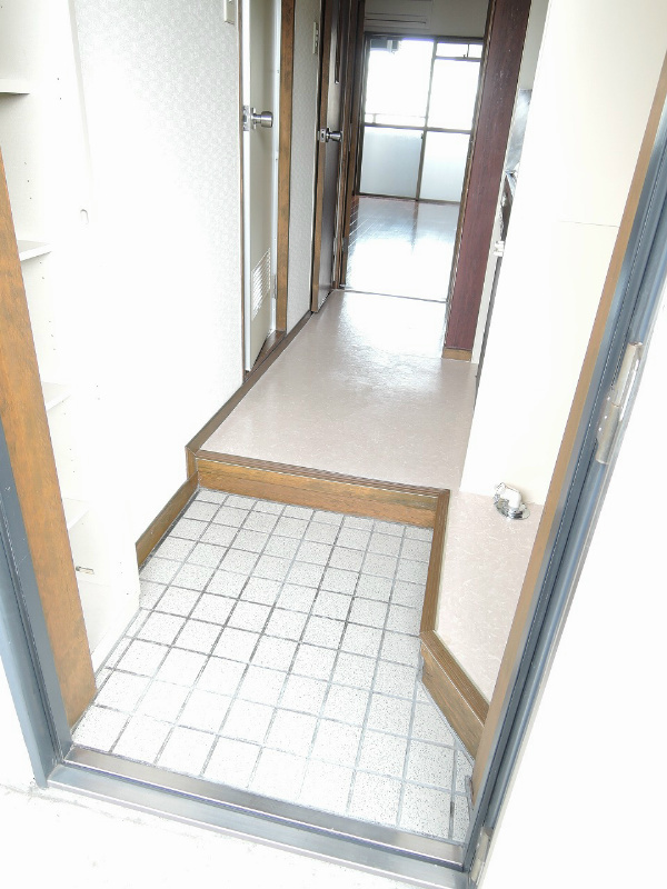 コンドミニアム青山 玄関