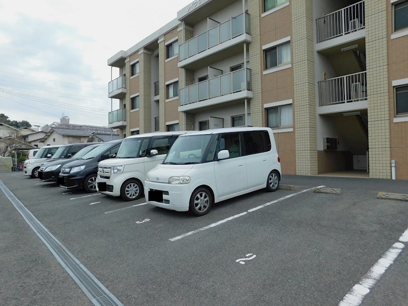 レイクサイドプリンス 駐車場