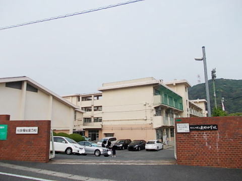 アレイ・ななみ　Ｃ 北九州市立 東郷中学校まで4100m