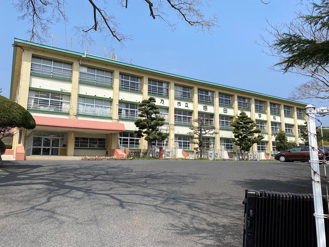 感田1869番地貸家 直方市立感田小学校