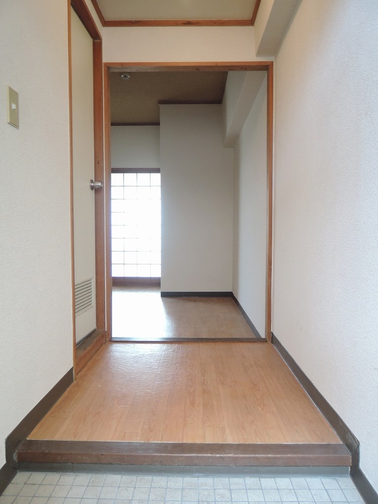 ルミナス 玄関