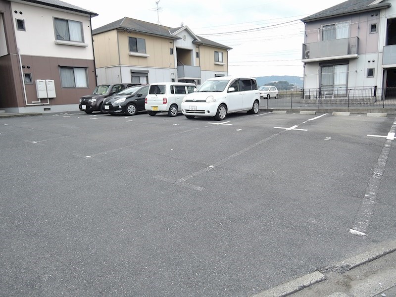 プレミールなかま　Ⅰ棟 駐車場