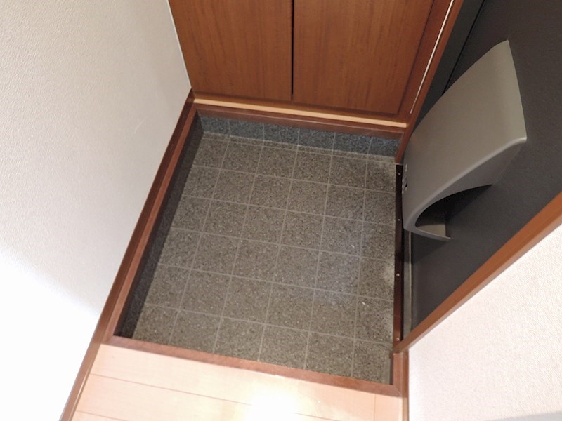 プレミールなかま　Ⅰ棟 玄関