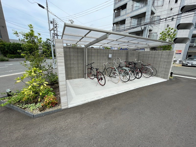 Via Salakuraza（ビア　サラクラーザ） 駐輪場