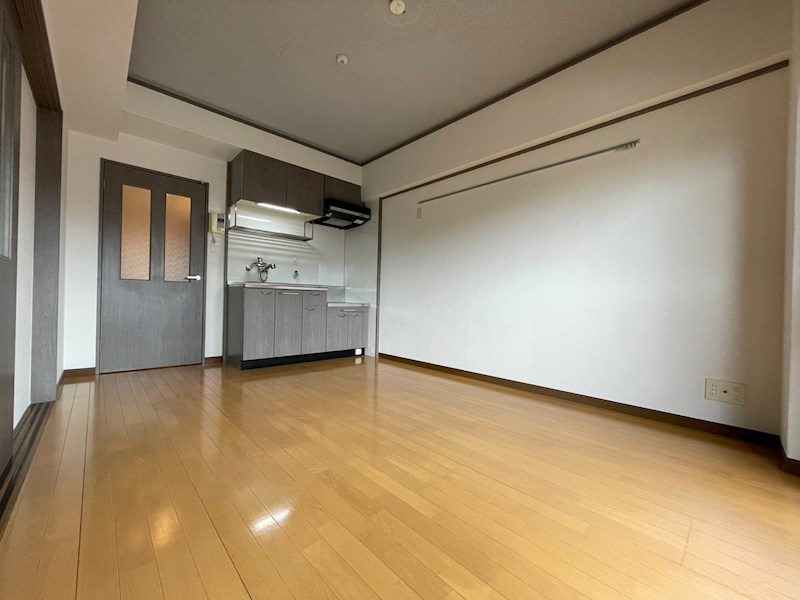 ロイヤルセンターBLD リビング