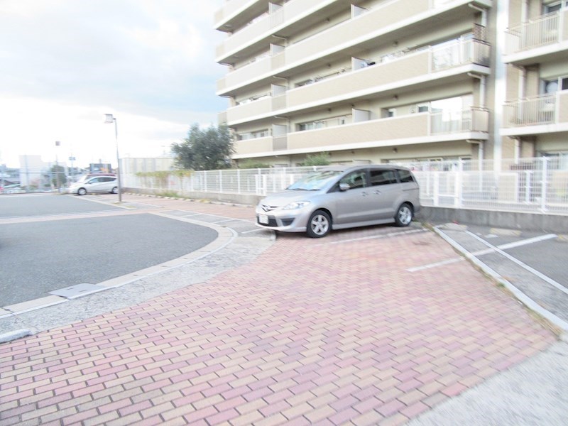 エクセレント中井 駐車場