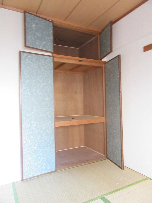 エクセレント中井 収納