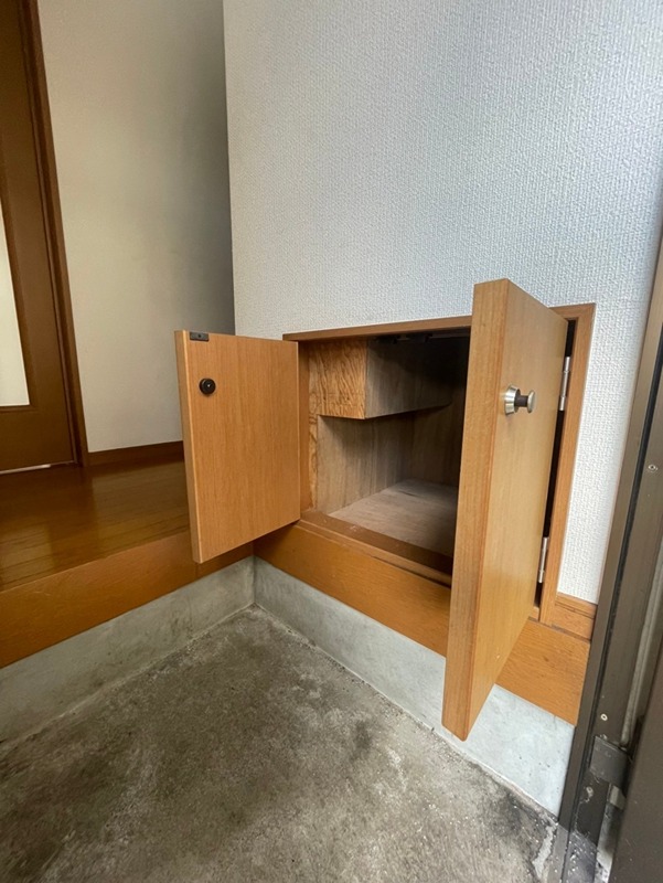 徳吉西一丁目14番24号貸家 玄関