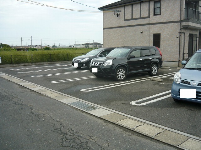 アヴニール遠賀Ａ 駐車場