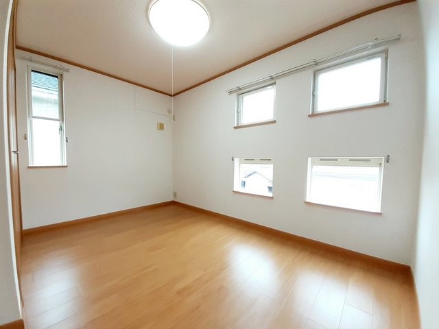 フィオーレ長行東二番館 リビング
