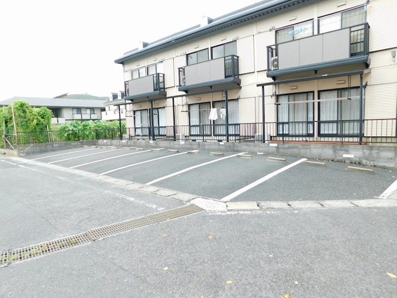 サンハイツ守恒 駐車場