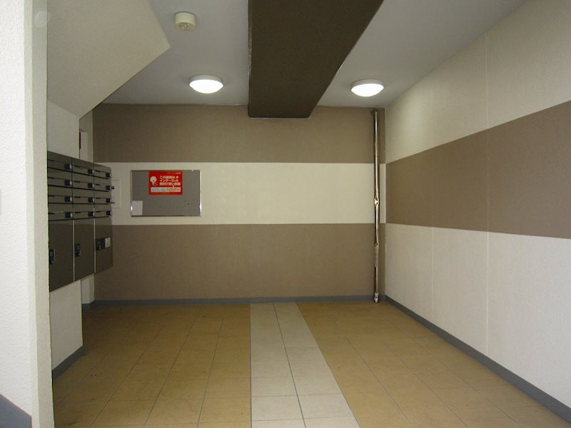 Solana足原 ロビー