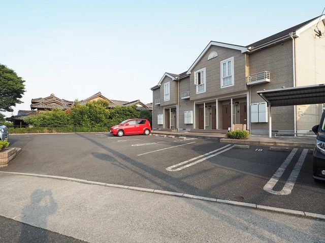 ダンケ吉志 駐車場