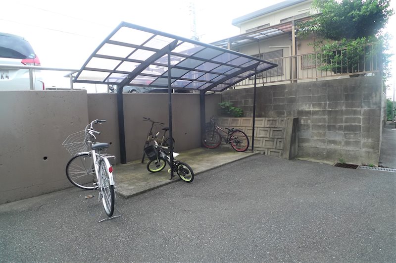 鳴水コーポラス 駐輪場