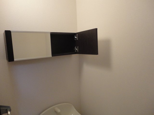 ＮＨ　サンハイム トイレ収納