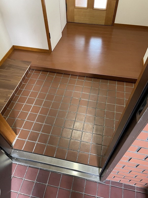 グランドハイツ三郎丸 玄関