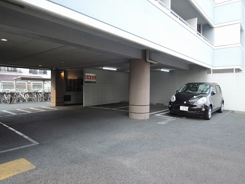 ヨークス本城 駐車場