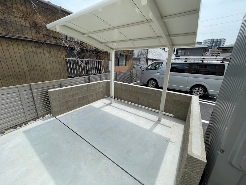 松の杜Ｄ－ＲＯＯＭ 駐車場