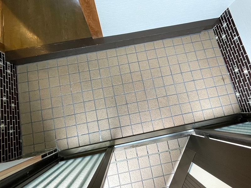 西日本サンハイツ 玄関