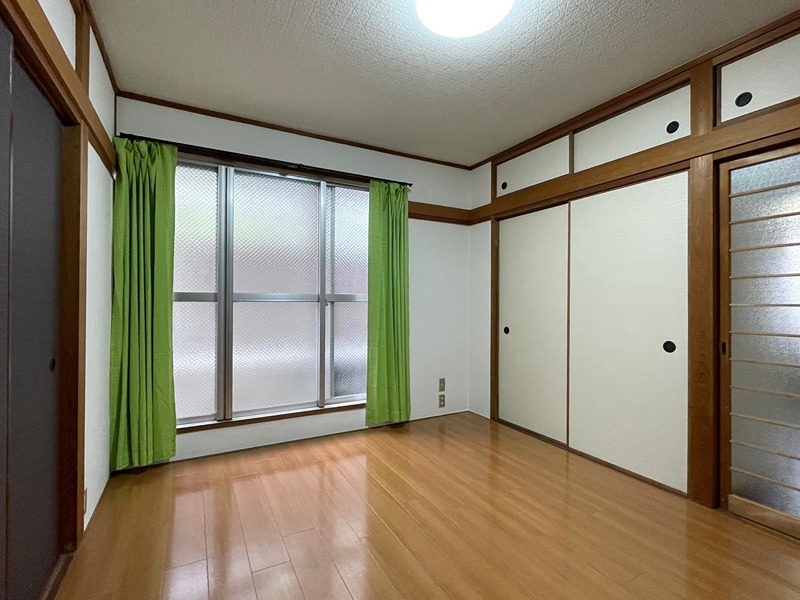 西日本サンハイツ ベッドルーム
