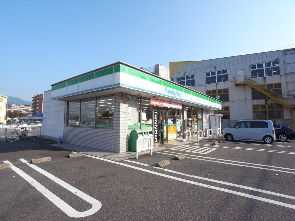 プロビデンス  ﾌｧﾐﾘｰﾏｰﾄ 八幡西三ヶ森店