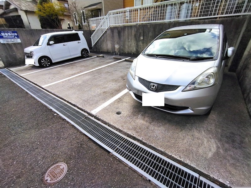 ウィンディア高須 駐車場