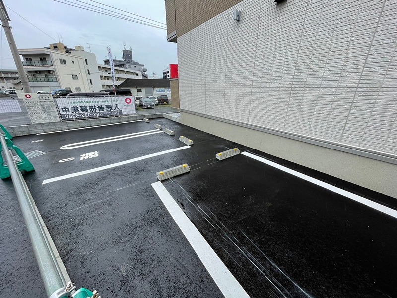 アザレア熊本 駐車場