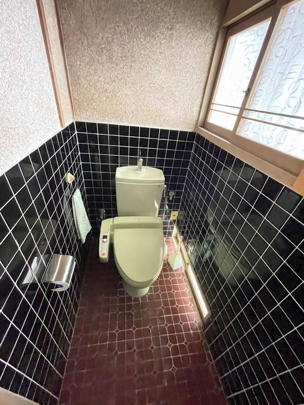 大谷町17番貸家 トイレ