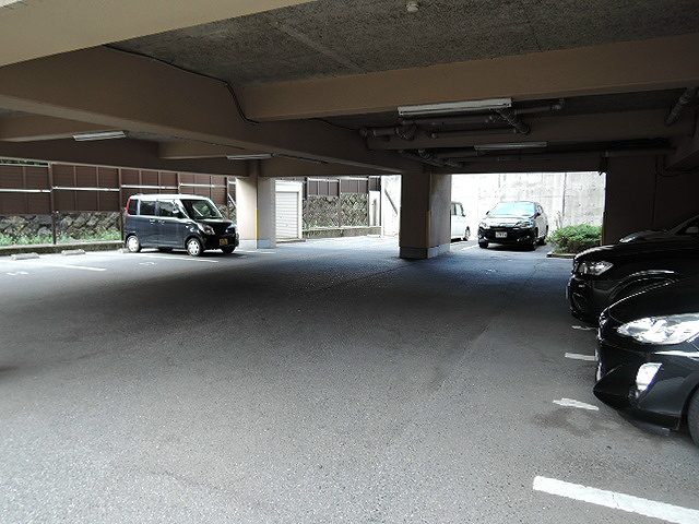 ハイツ高松Ⅱ 駐車場