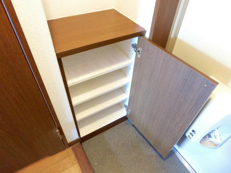 矢島ビル シューズボックス