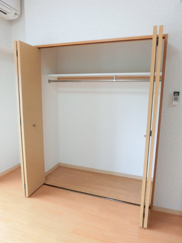 アヴィニールNo.5 クローゼット