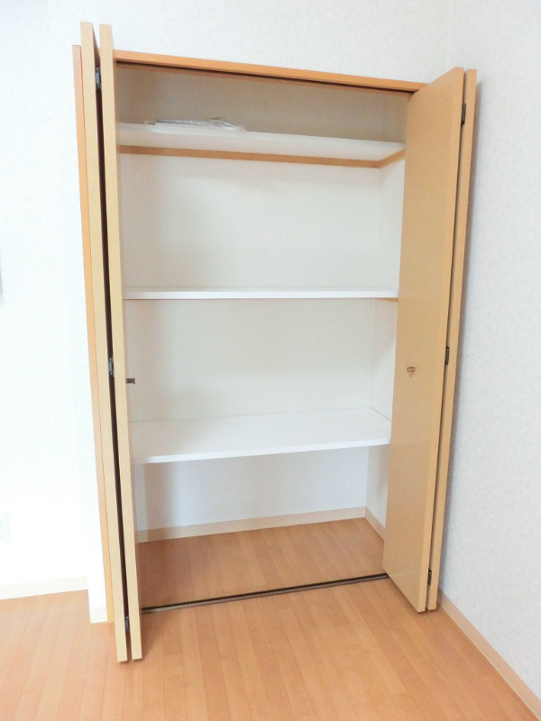 アヴィニールNo.5 クローゼット