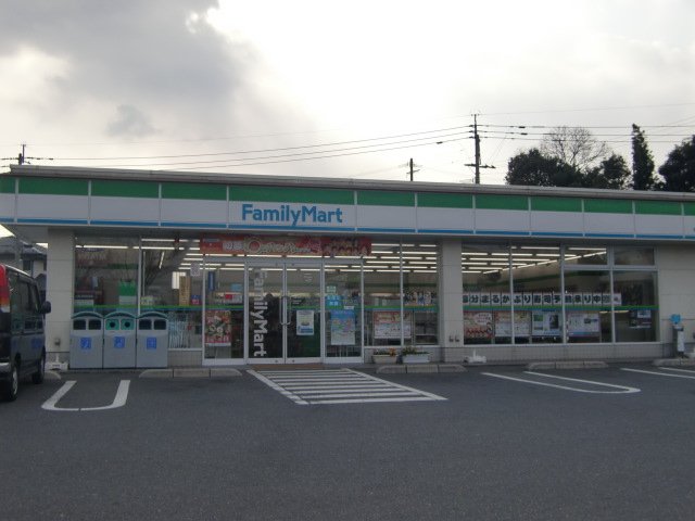 ソレイユ壱番館 ファミリーマート小倉中貫二丁目店まで482ｍ