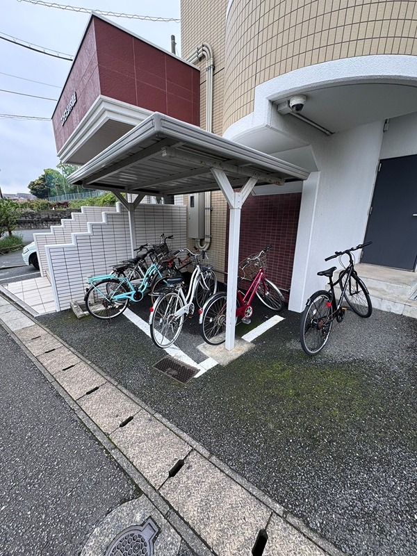コスモス浅川学園台 駐車場