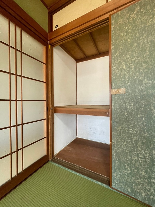 感田1869番地貸家 収納