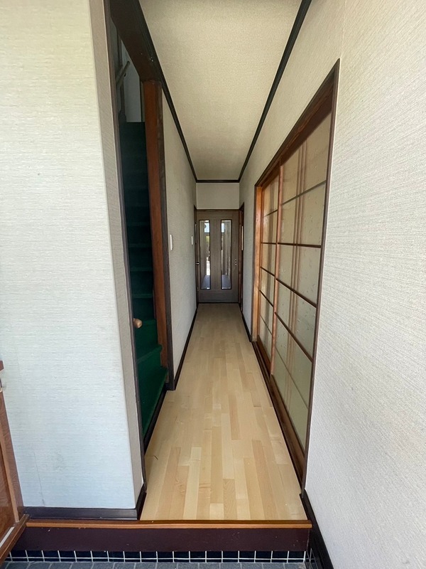 感田1869番地貸家 玄関