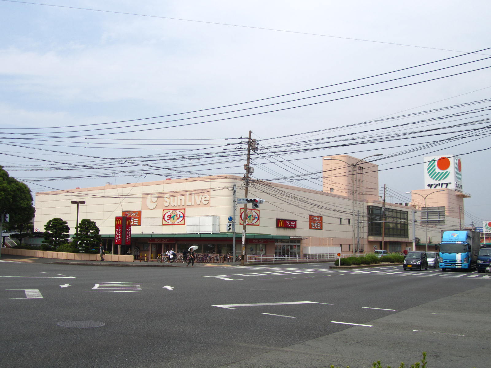エレガンスコート折尾 Sun Live(ｻﾝﾘﾌﾞ) 折尾店