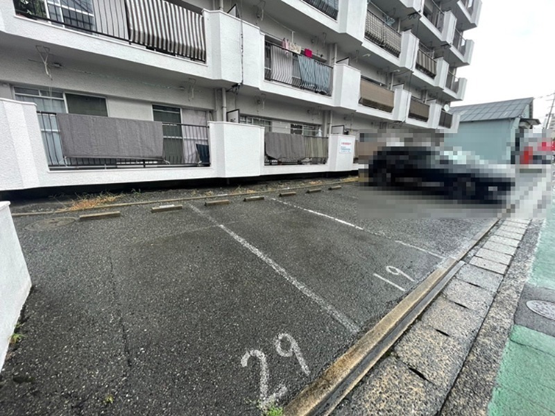 杏林ビル 駐車場