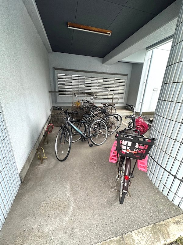 第七泰平ビル 駐輪場
