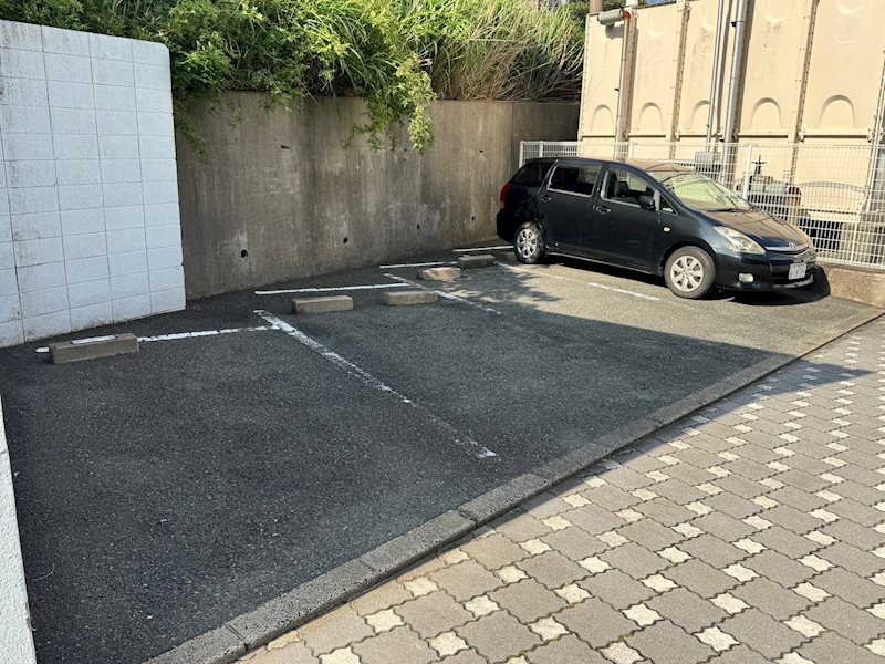 第七泰平ビル 駐車場