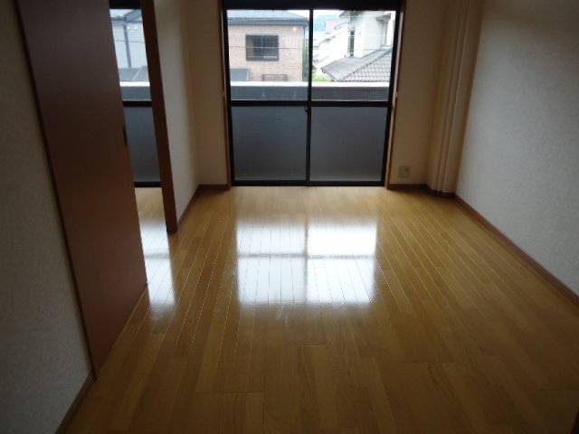 ソレイユ壱番館 洋室